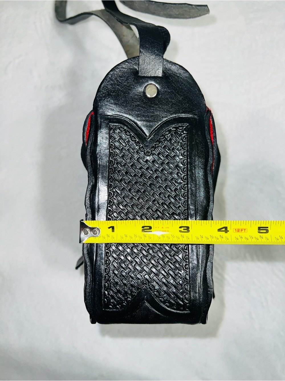 Handcrafted Black Leather Saddle-Shaped Crossbody Bag - Picture 7 of 11